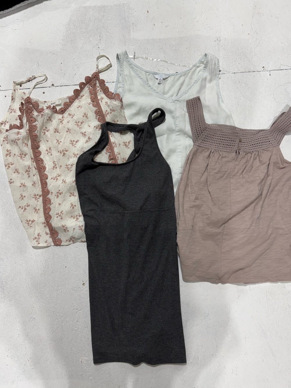 Bundle of 4 women’s tank tops